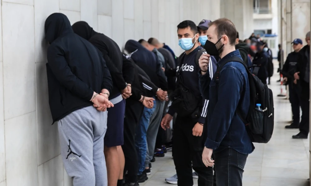 Οπαδική βία: Από σήμερα οι απολογίες για την εγκληματική οργάνωση και τη δολοφονία Λυγγερίδη - Τρεις προφυλακίσεις χθες